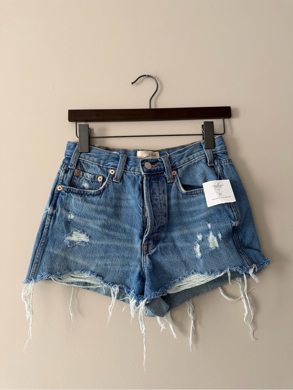universal thread shorts